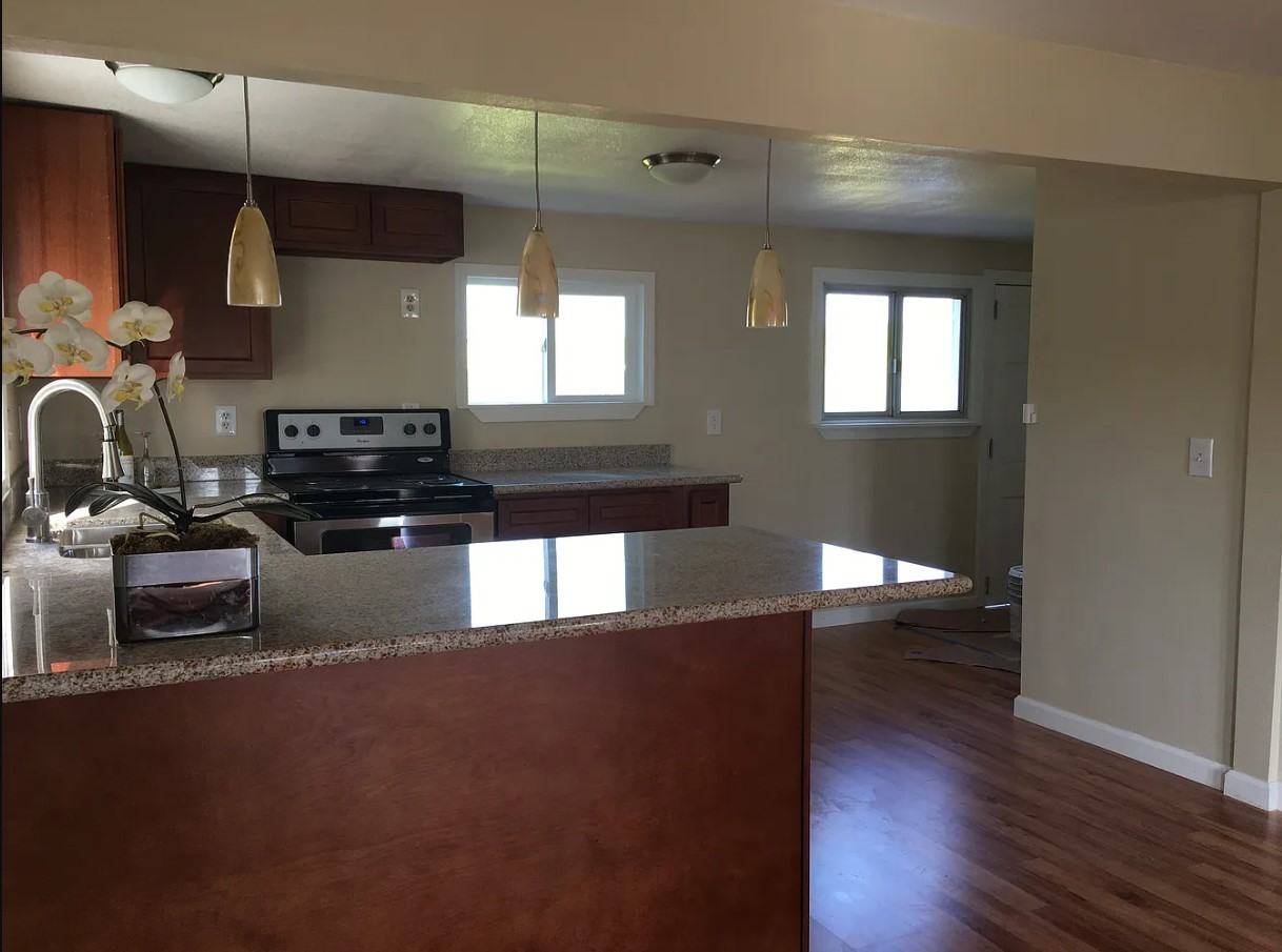 337 Potomac Ave #1 - Photo 4 of 11