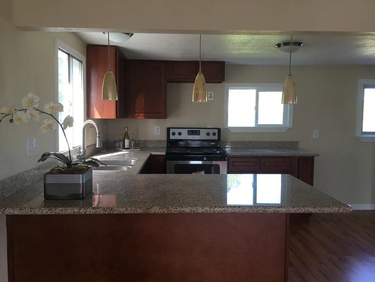 337 Potomac Ave #1 - Photo 5 of 11