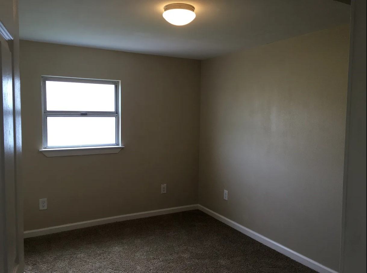 337 Potomac Ave #1 - Photo 7 of 11