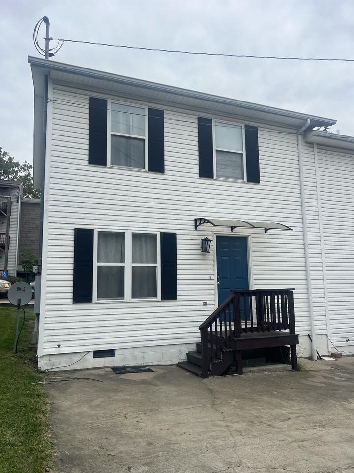 1 Cedarstone Road #1