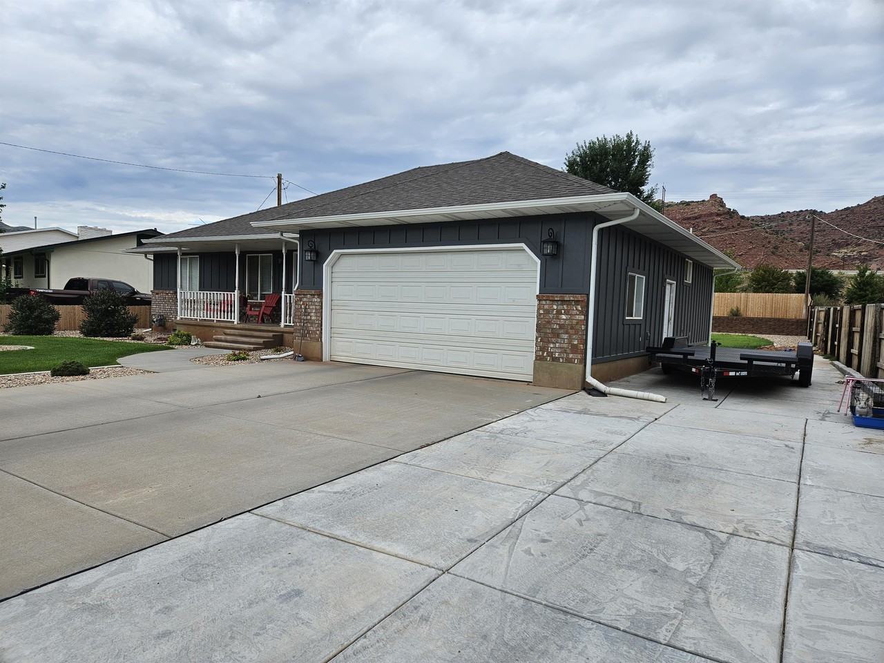 185 N Redview Dr #1 - Photo 2 of 6