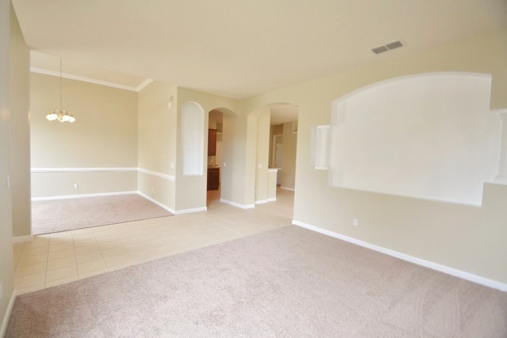 2874 Oconnell Dr - Photo 3 of 10