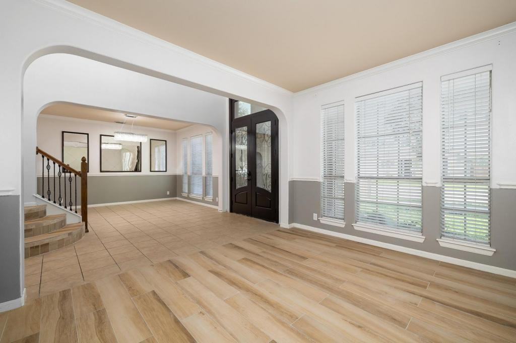 1907 Bunting Ln - Photo 3 of 12
