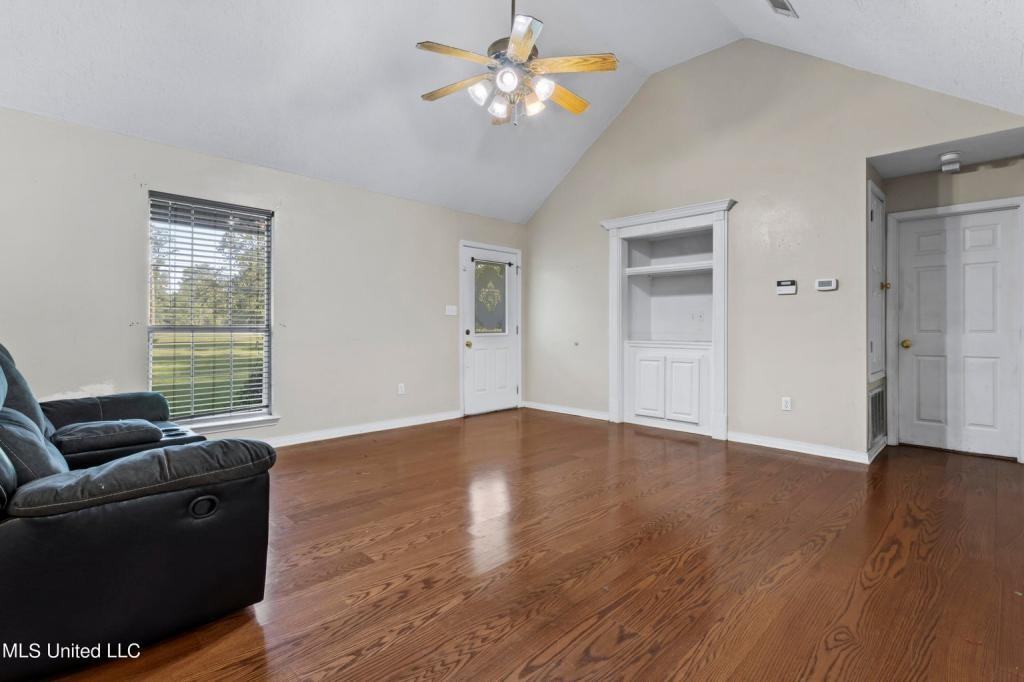 18700 Highway 63 - Photo 2 of 22