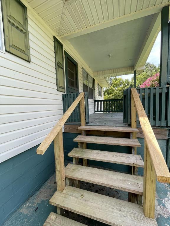 147 Harrison Rd - Photo 2 of 12
