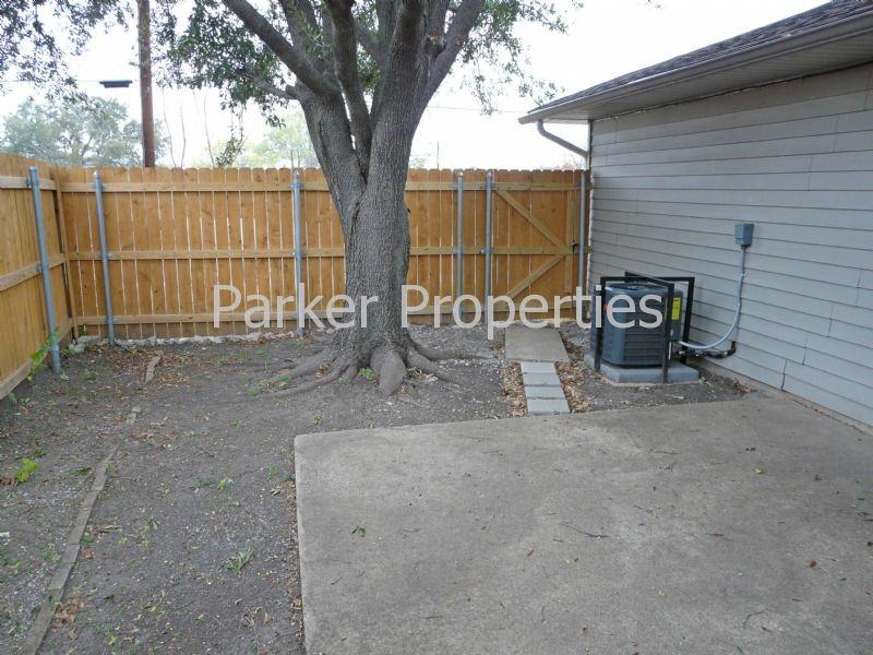 4027 Ovid Ave - Photo 2 of 9