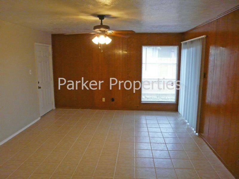 4027 Ovid Ave - Photo 3 of 9