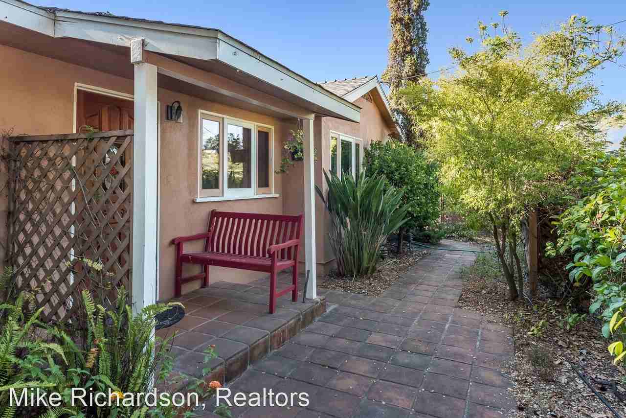 1622 Calle Canon - Photo 3 of 20
