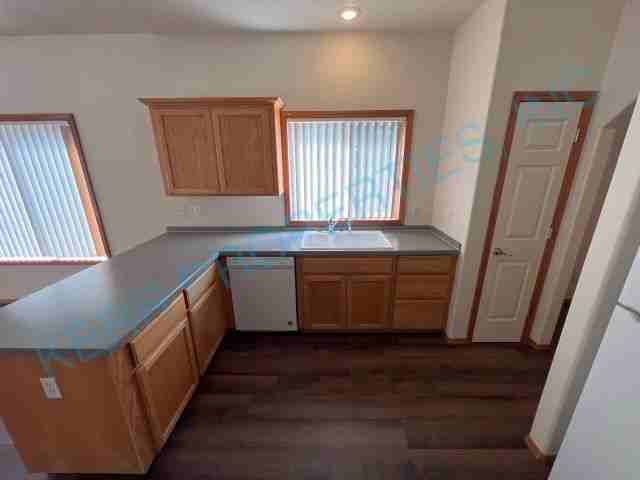 3794 Ne Fairview Lake Way - Photo 3 of 26