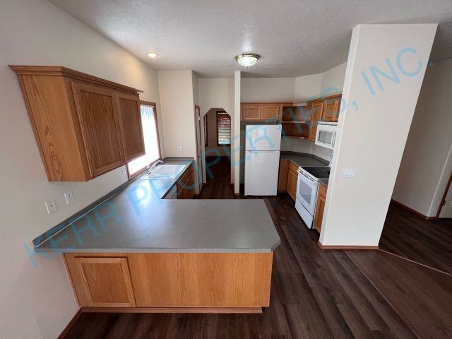 3794 Ne Fairview Lake Way - Photo 5 of 26