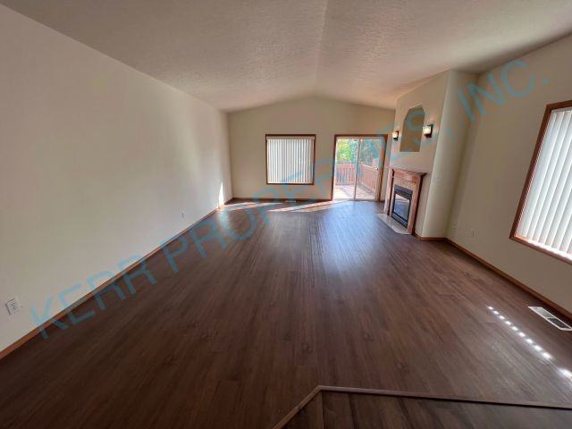 3794 Ne Fairview Lake Way - Photo 6 of 26