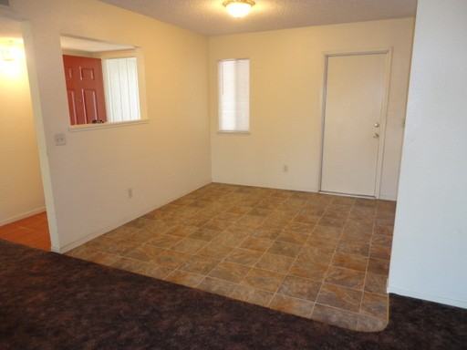 233 Baxley St - Photo 3 of 7