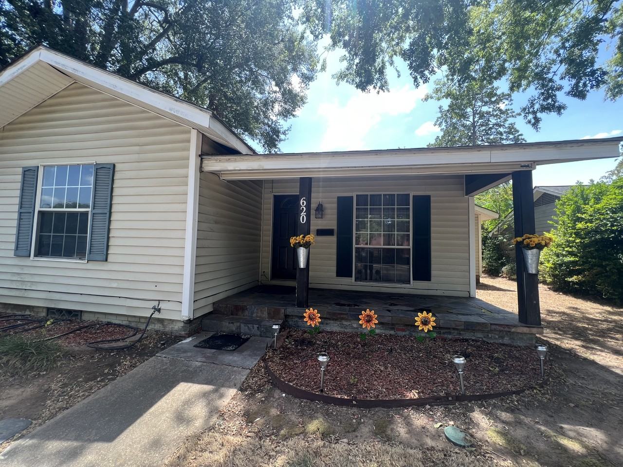 620 E Starr Ave NA, Nacogdoches, TX 75961 3 Bedroom House for 1,350