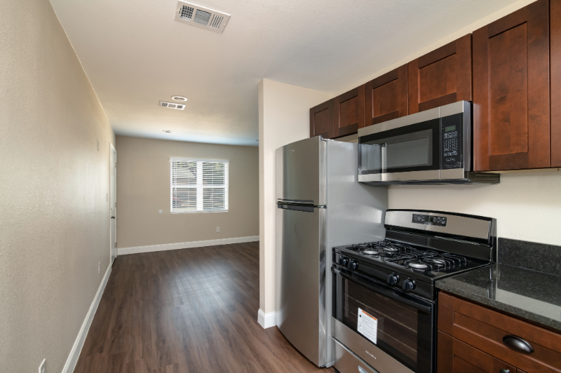 1900 Melrose St - Photo 3 of 11