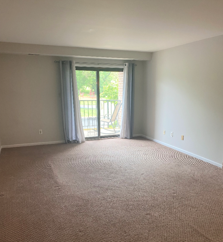 4509 N Hedgerow Dr #6 - Photo 3 of 8