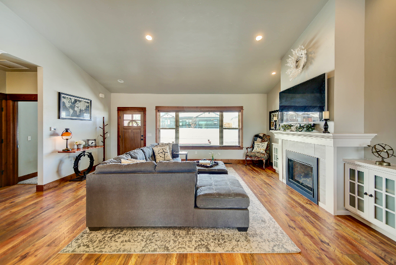 1008 Meriwether Dr E - Photo 3 of 18