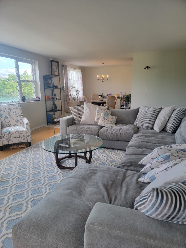 893 Farmington Ave #4