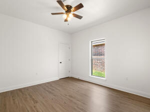 1281 Miller St - Photo 3 of 15