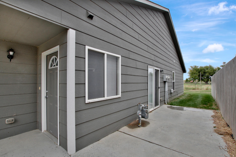 1290 N Curtis St - Photo 2 of 10