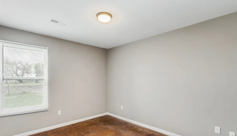 1290 N Curtis St - Photo 5 of 10