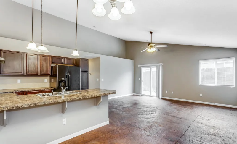 1290 N Curtis St - Photo 7 of 10