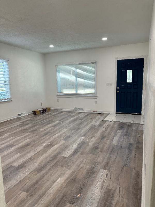 633 Merrill Ave - Photo 3 of 15