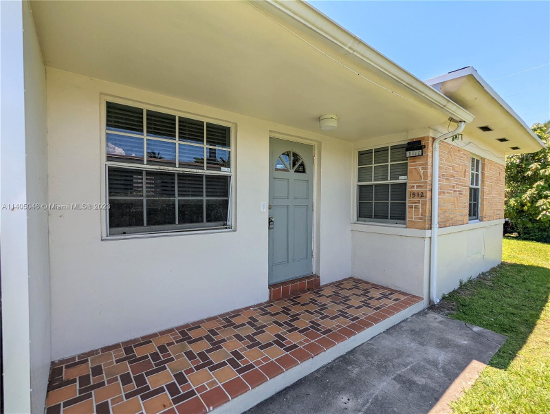 1512 Nest #1512 - Photo 2 of 14