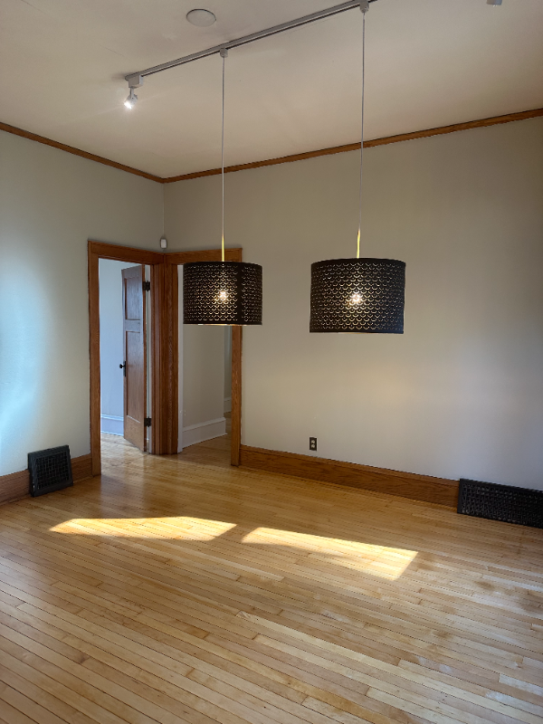 129 W Lloyd St #129 - Photo 3 of 11