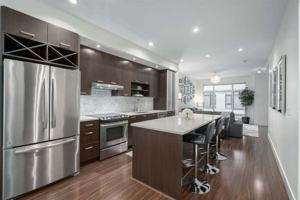 featured image of 9989 Barnston Drive East