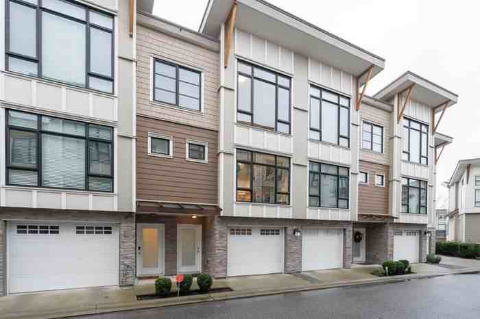 9989 Barnston Drive East - Photo 2 of 13