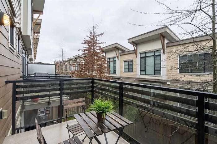 9989 Barnston Drive East - Photo 7 of 13