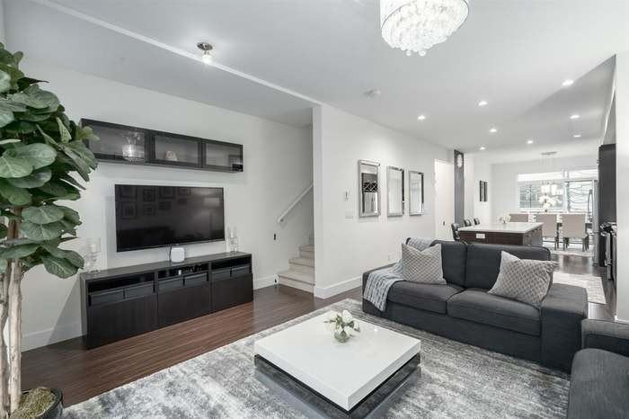 9989 Barnston Drive East - Photo 6 of 13