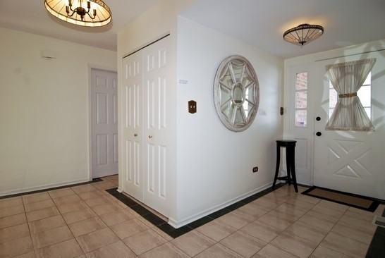 10561 Waterford Dr - Photo 2 of 16