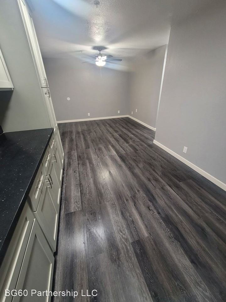 421 E. 16th St. 101-114,201-215,301-315,401-416 - Photo 3 of 8