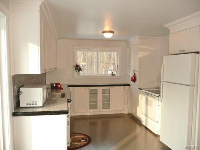 4 Root St - Photo 3 of 18