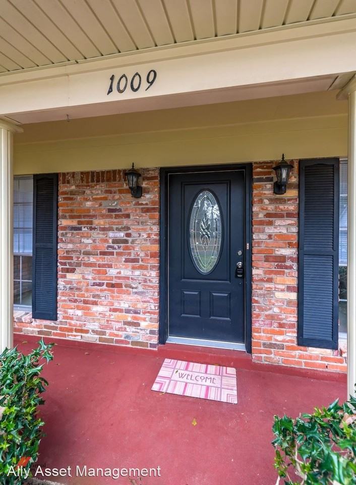 1009 Edgefield Dr - Photo 2 of 24
