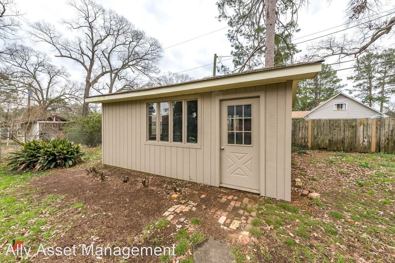 1009 Edgefield Dr - Photo 3 of 24