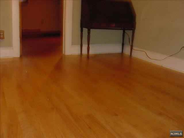 403 Elm Ave - Photo 3 of 6