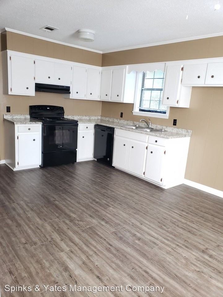 3402 Columbus Rd - Photo 3 of 24