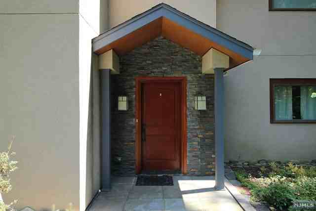 20 Sherwood Rd - Photo 3 of 25