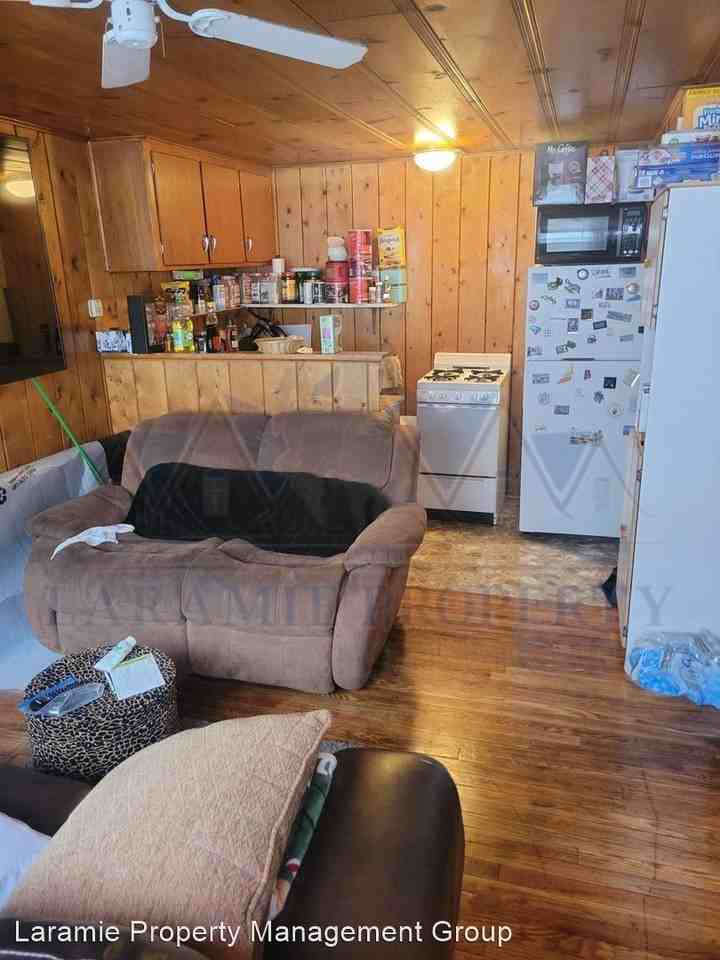 407 S 5th St - Photo 2 of 10