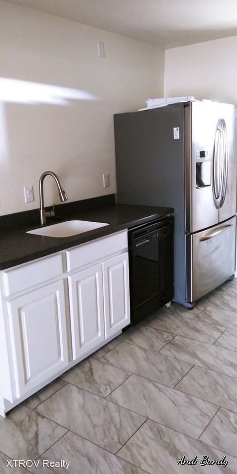 107 E. Downey - Photo 2 of 13