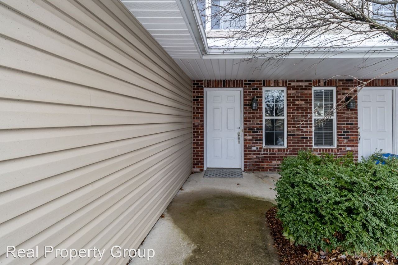 5600-5602 Younger Dr. - Photo 3 of 22