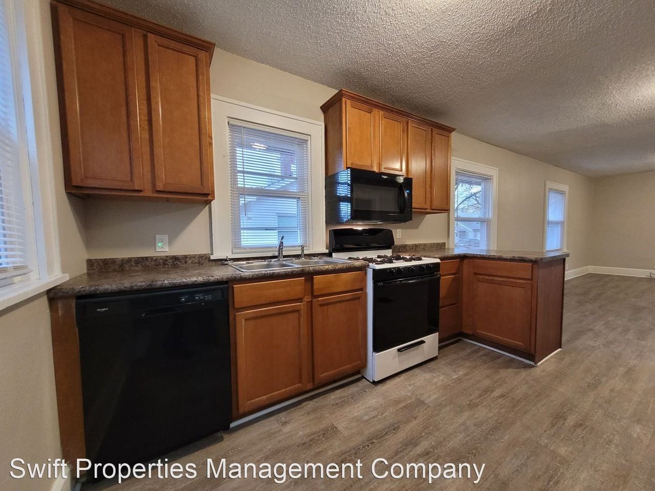 3021 E 9th St - Photo 2 of 27
