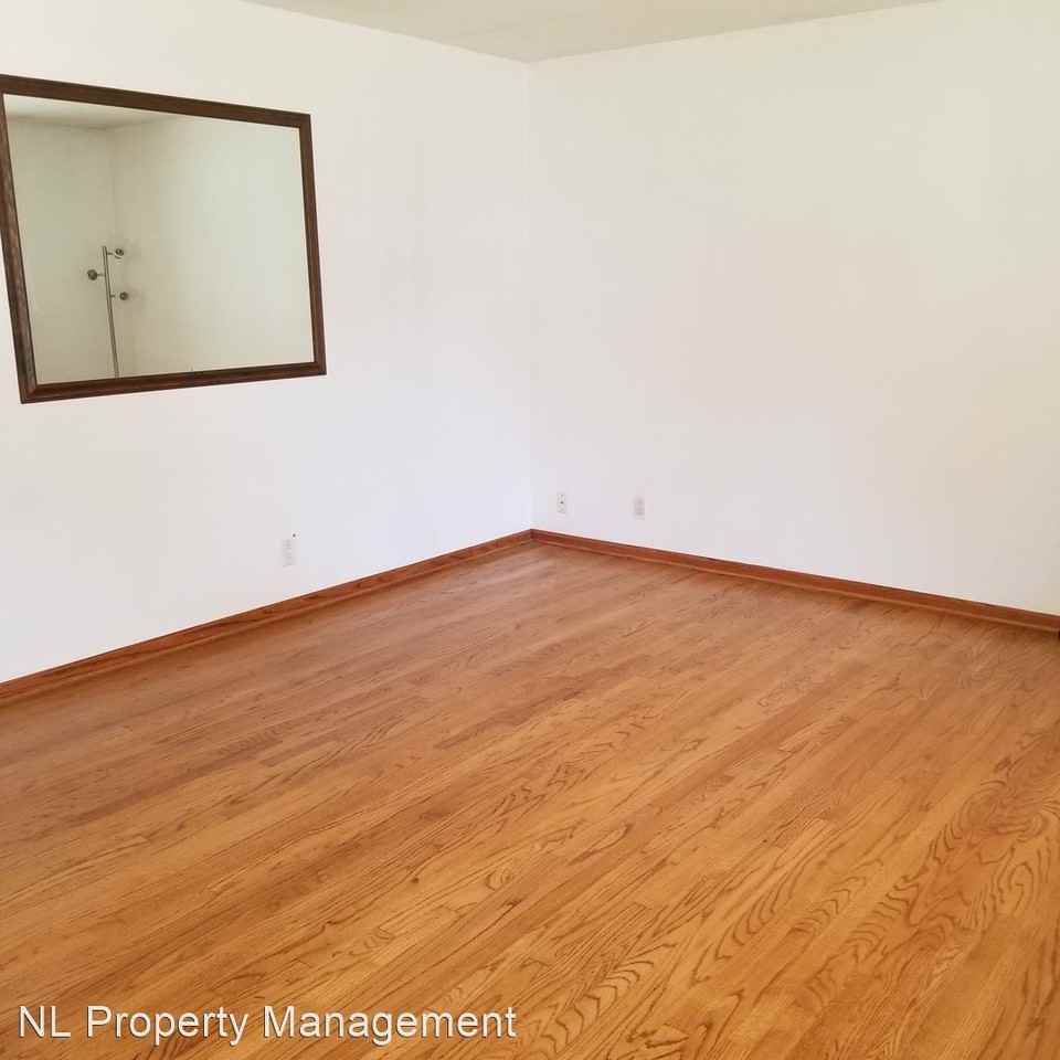 3105 Cottonwood Ln - Photo 2 of 12