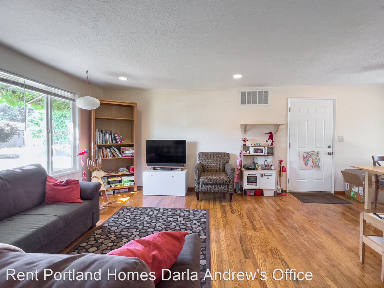 17813 Se Mill St - Photo 3 of 35