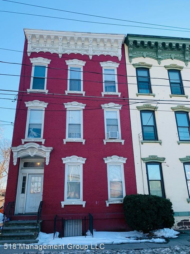 52 Bassett St - Photo 2 of 12