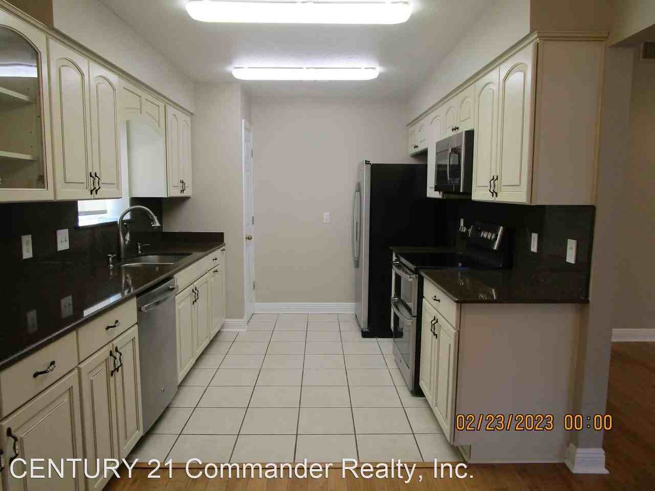 4007 Valencia Ct - Photo 3 of 47