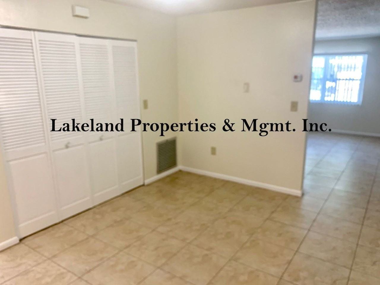 1612  East Fern Road 1612 - 1622 - Photo 3 of 15