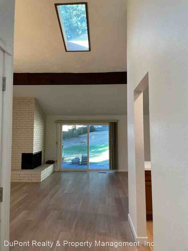 8407 Edgewater Dr Sw - Photo 3 of 18